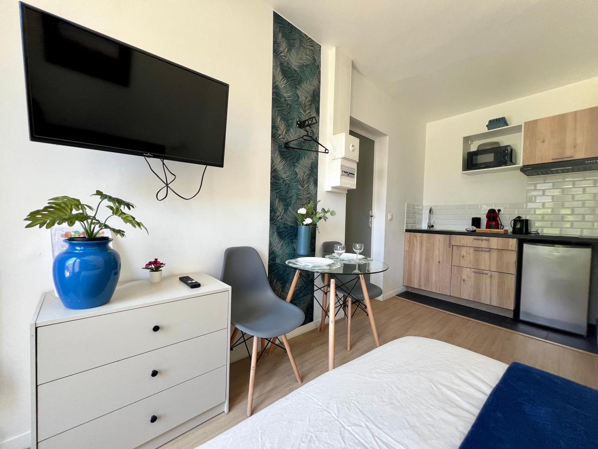 Studios Cozy 2A4 Pers Avec Jardin I Proche Futuroscope Châtellerault Buitenkant foto