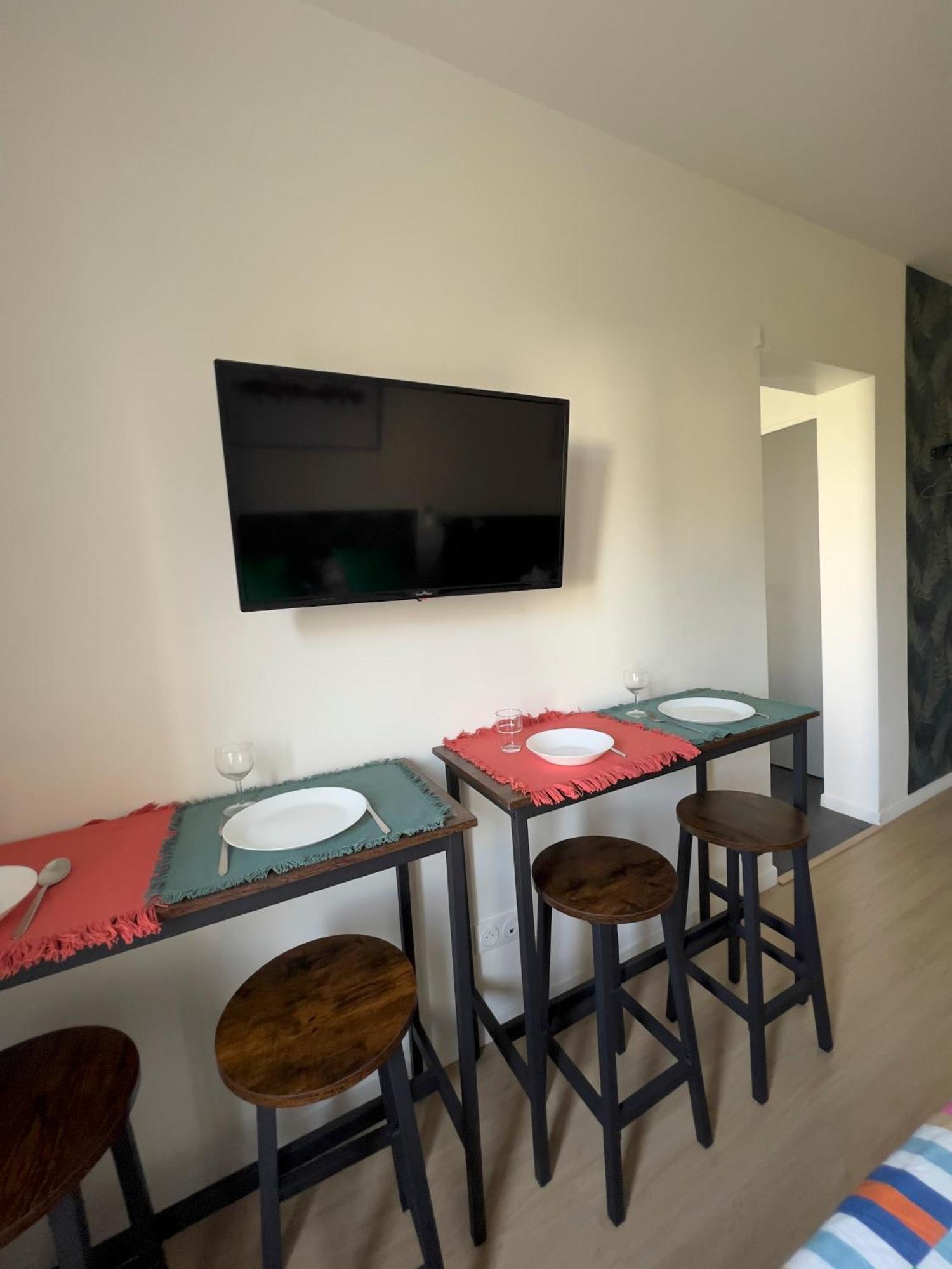 Studios Cozy 2A4 Pers Avec Jardin I Proche Futuroscope Châtellerault Buitenkant foto